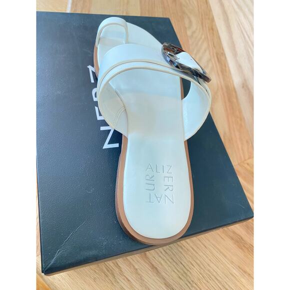 NWT/B Naturalizer Finola White Leather Sandals 8 us Buckle Detail/Summer Shoes - Picture 5 of 13